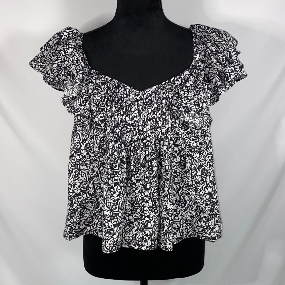 NWT Universal Thread Black & White Floral Ruffle Sleeve Women's Top Small
